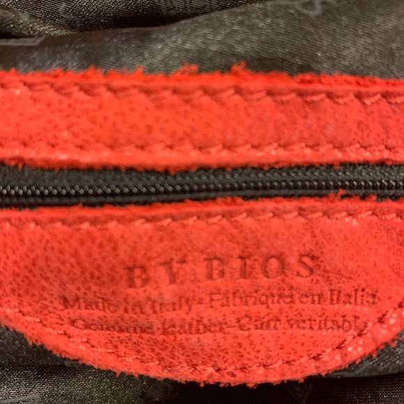 ByBios red Italian leather crossbody bag - Picture 2 of 8